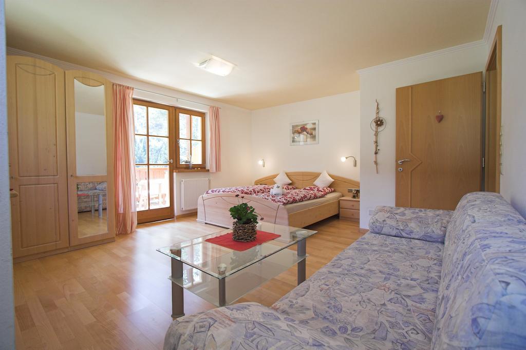 Apartments Dilln Guetl ティーレス 部屋 写真